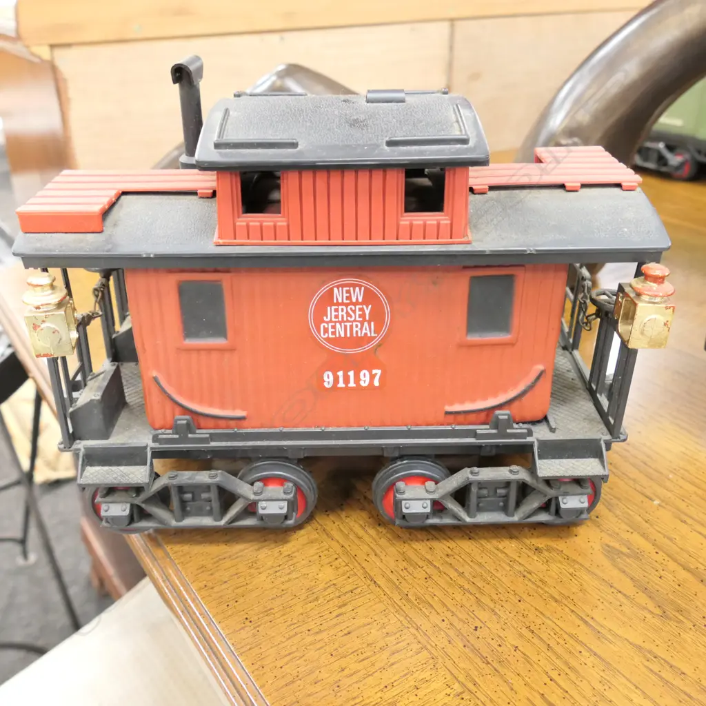 JIM BEAM TRAIN CARRIAGE DECANTER Image 1++