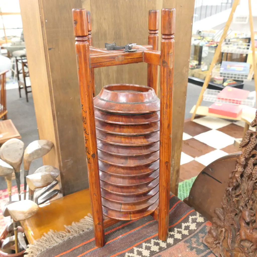 12 WOODEN ASIAN PLATES AND STAND Image 1++