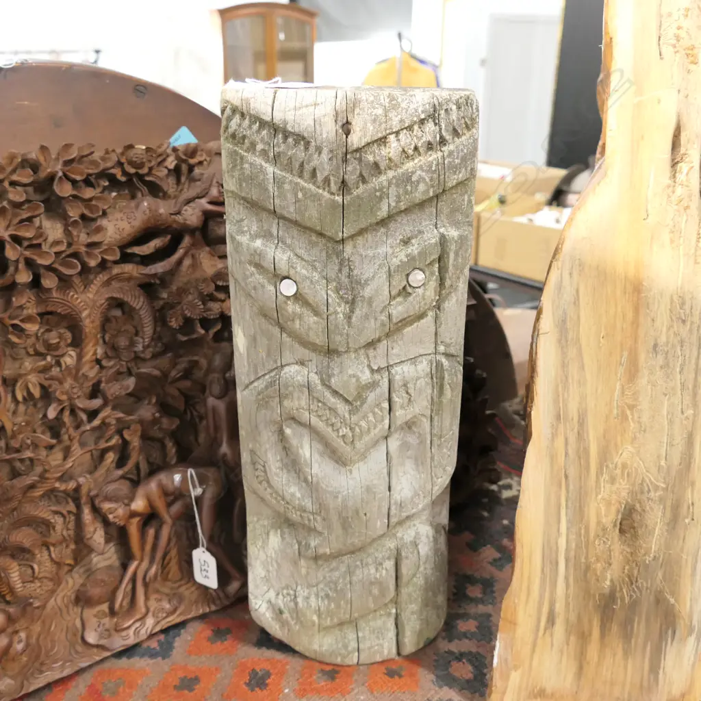 OLD CARVED CARVED MAORI FENCE POST Image 1++