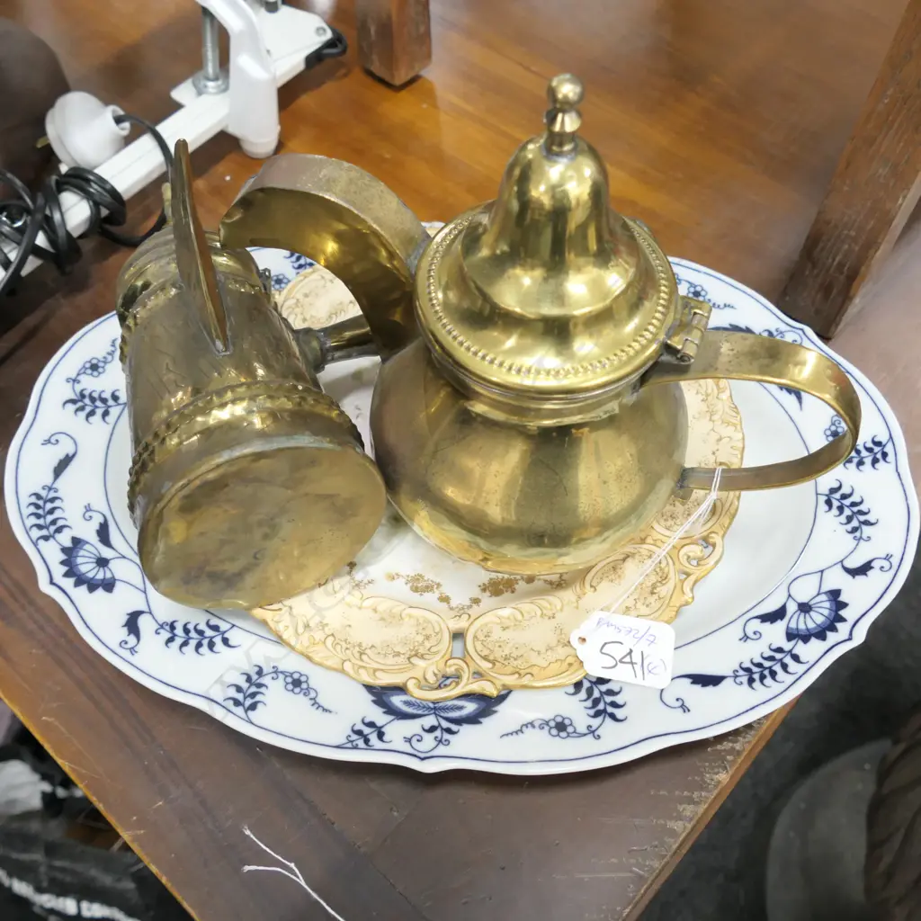 BLUE DANUBE PLATE + DOULTON + 2 EASTERN COFFEE POTS L 350 MM Image 1++