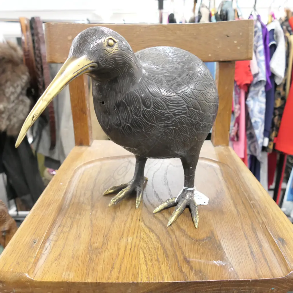 LARGE CAST BRONZE KIWI (LIGTH) H. 206mm Image 1++