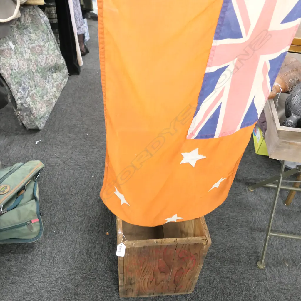 HAND MADE VINTAGE NZ BOAT FLAG + MOTOR OIL CRATE Image 1++