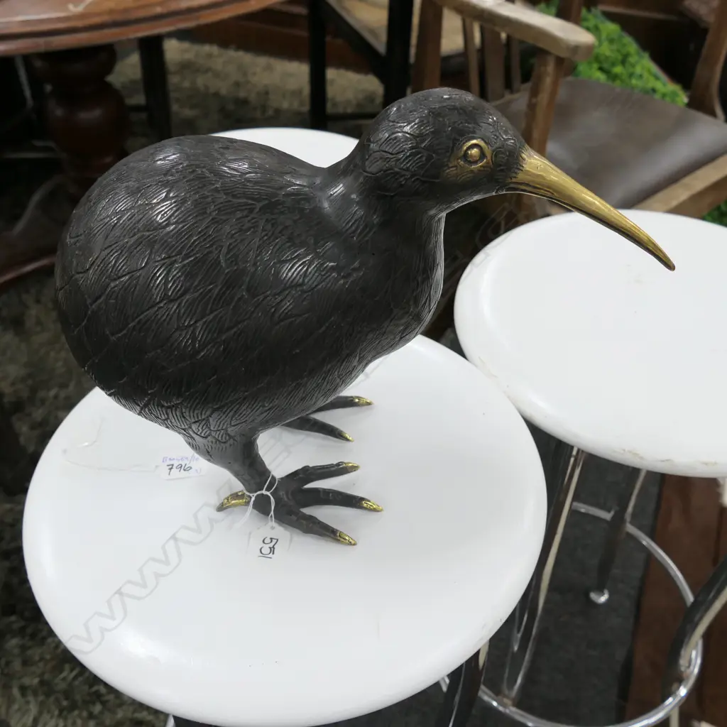 LARGE SOLID CAST BRONZE KIWI H. 206mm  Image 1++