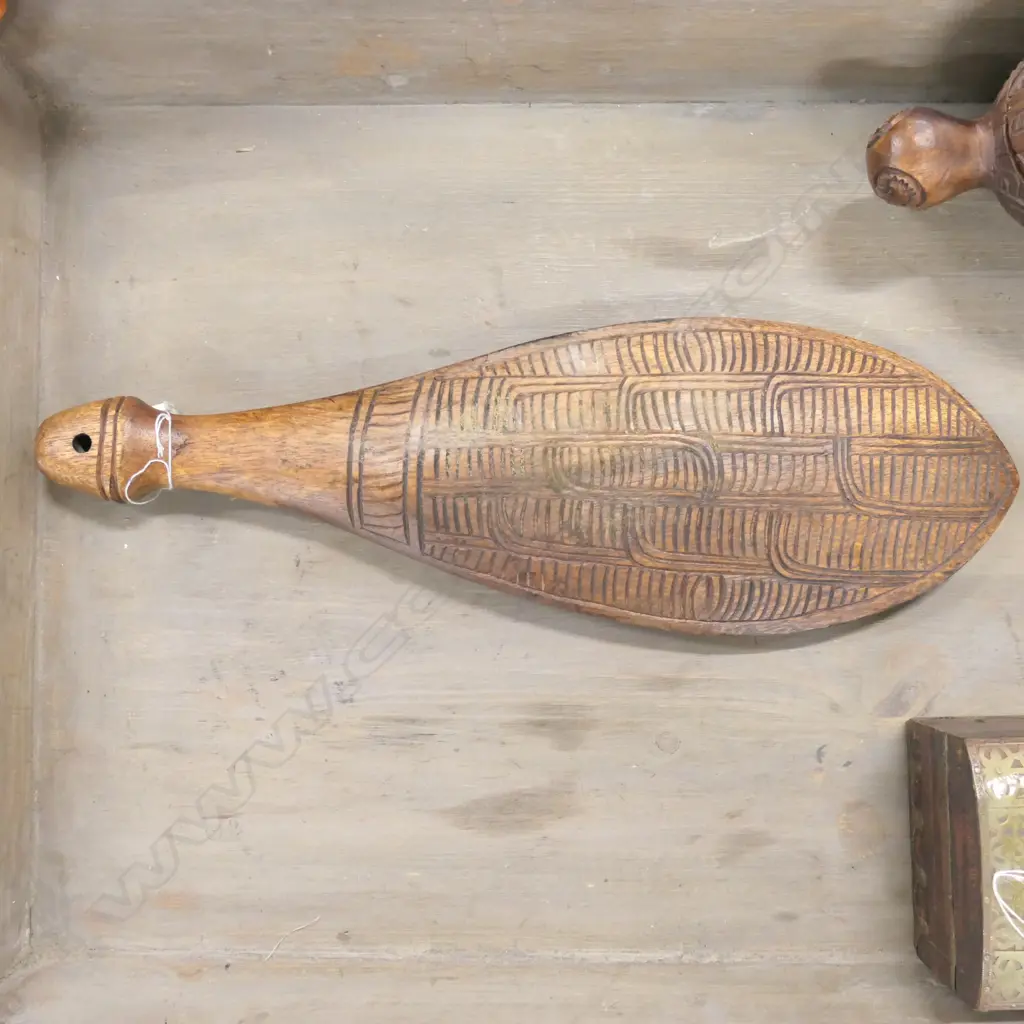 LARGE CARVED TIMBER PATU IN BROWN L. 400MM  Image 1++