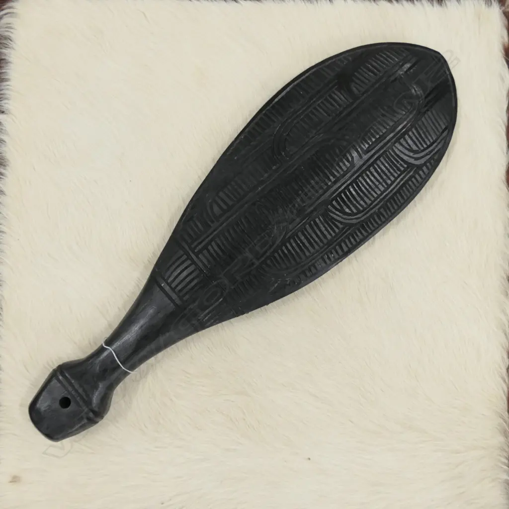 LARGE CARVED TIMBER PATU IN BLACK L. 400MM  Image 1++