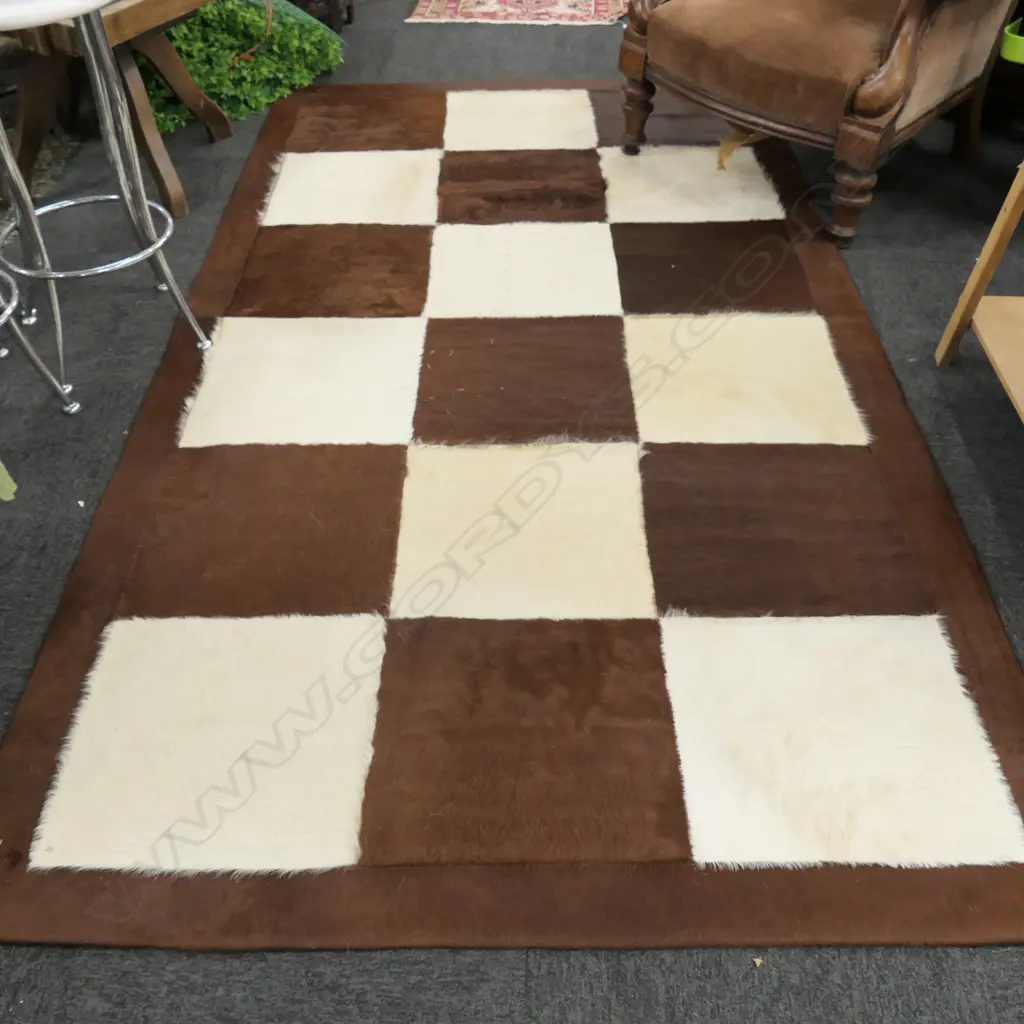 LARGE CONTEMPORARY  COW HIDE RUG 2580 X 1370 Image 1++