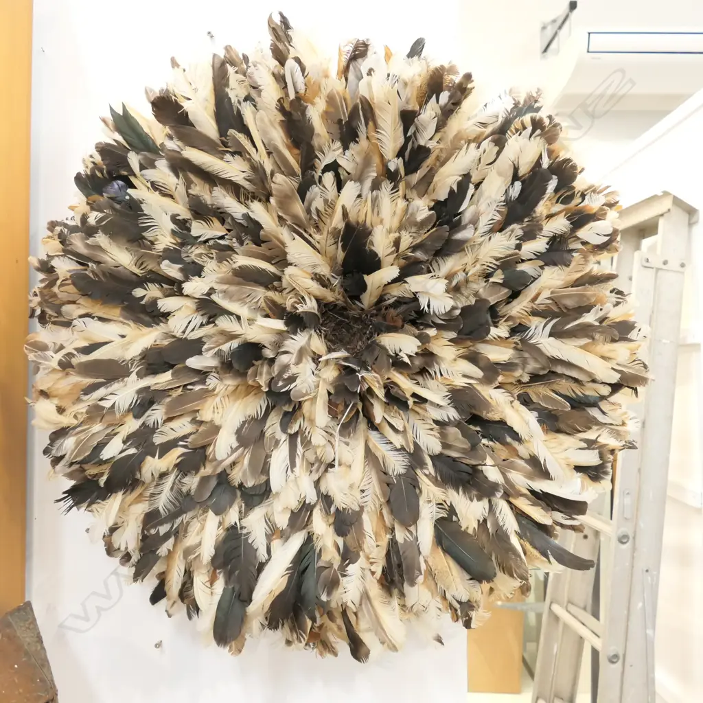 LARGE FEATHER WALL HANGING DIA 800 Image 1++