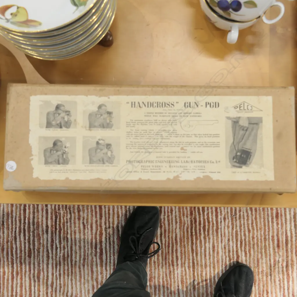 BOXED HAND CROSS GUN-POD CAMERA HOLDER;  17386 Image 1++