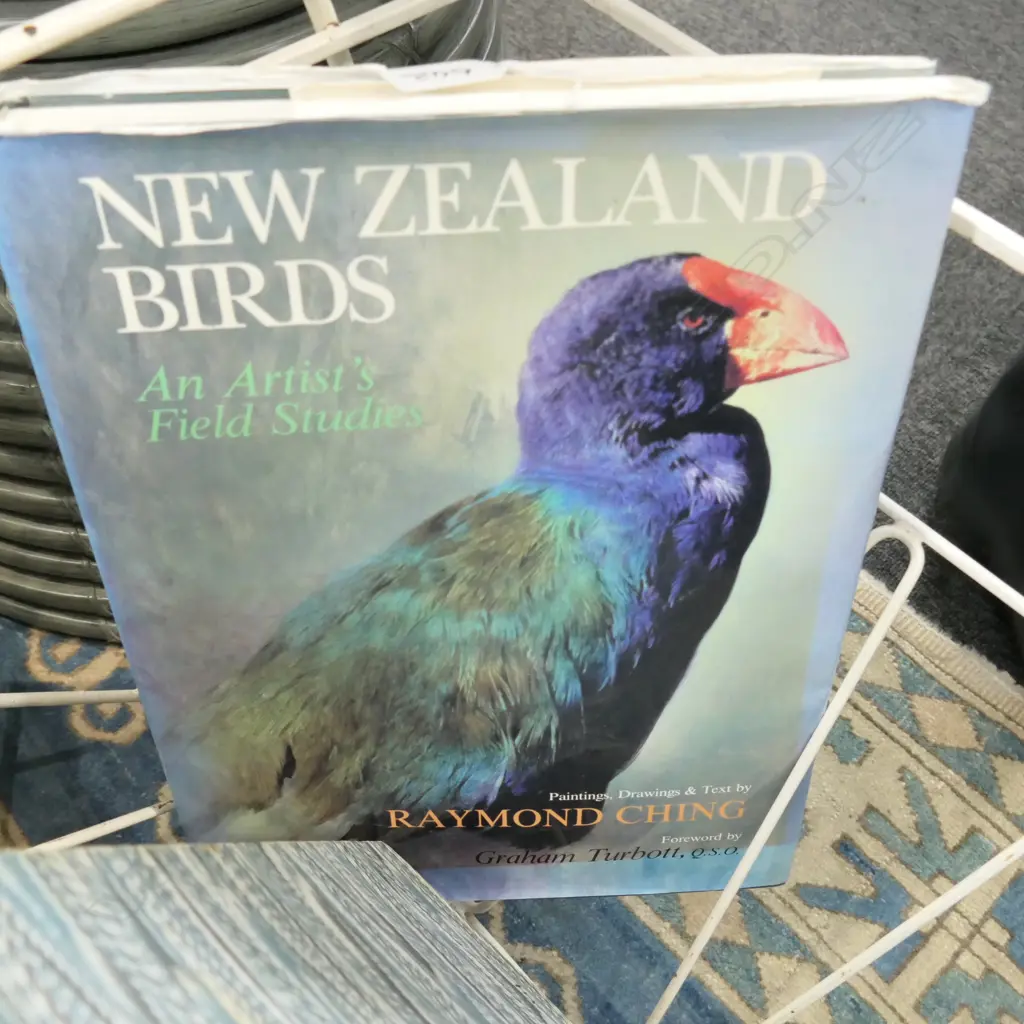 BOOK NZ BIRDS RAYMOND CHING Image 1++