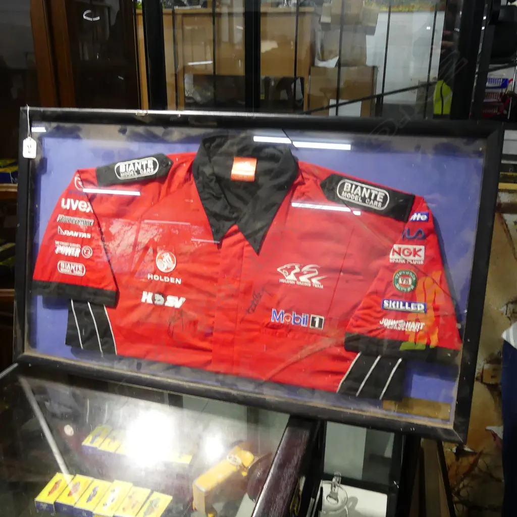 HOLDEN RACING TEAM SHIRT SIGNED & FRAMED L. 500MM   Image 1++