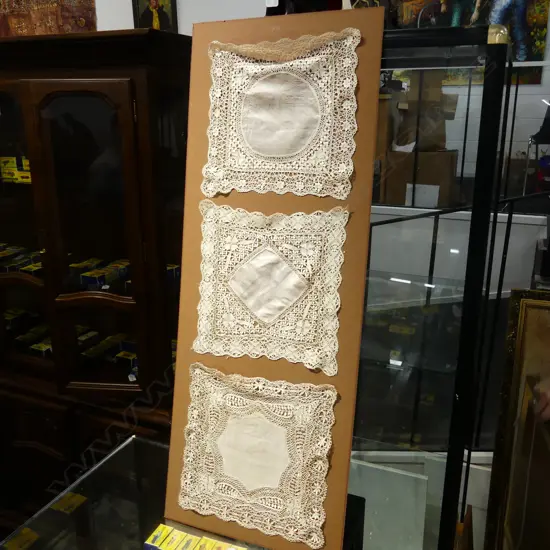 MOUNTED VICTORIAN LACE L. 990MM