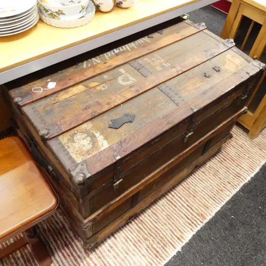 CANVAS COVERED WOODEN BOUND SHIPS TRUNK 920 X 620 X 550 MM