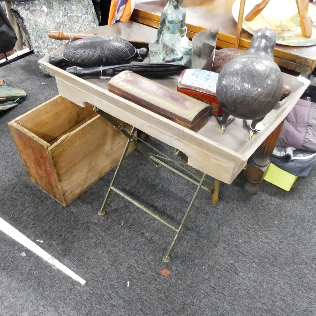 TRAY TABLE ON STAND Image 1++