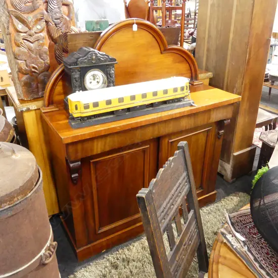 KAURI COLONIAL SIDEBOARD