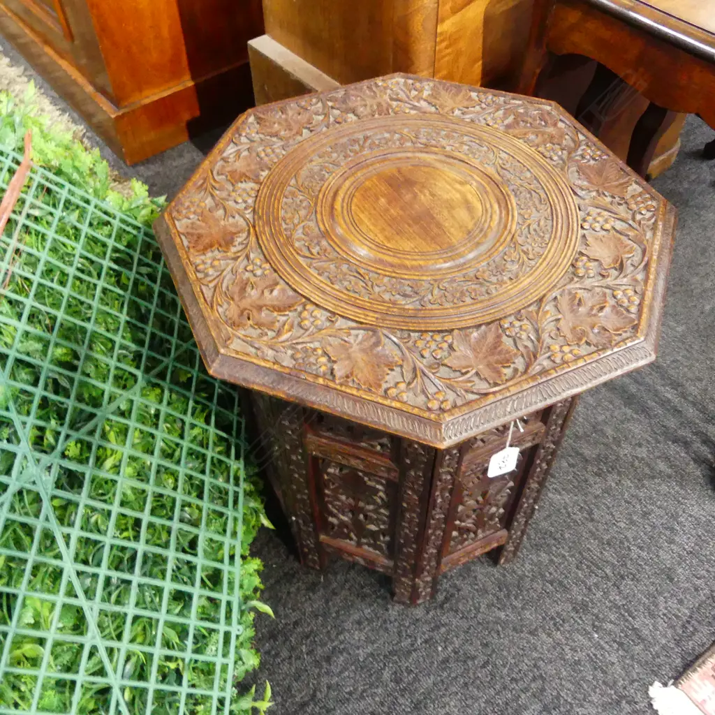 CARVED OCTAGONAL FOLDING TABLE H. 400MM Image 1++