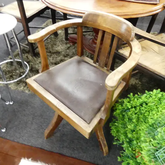 VINTAGE WOODEN SWIVEL OFFICE CHAIR