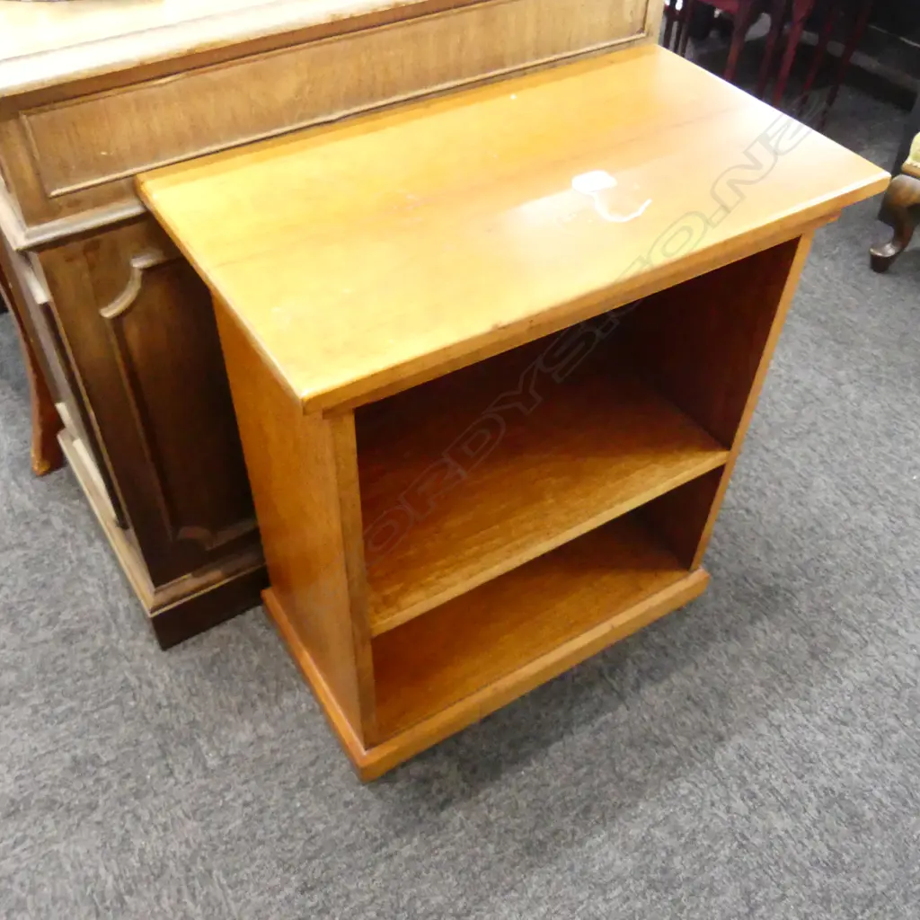 OAK BOOKSHELF W. 580MM X H. 640MM Image 1++