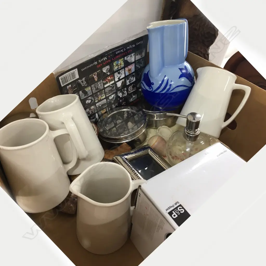 LOT ASSTJUGS/GLASSWARE FRAME ETC Image 1++