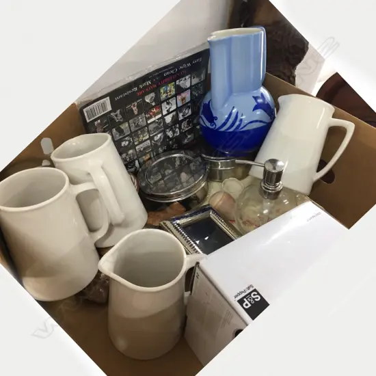 LOT ASSTJUGS/GLASSWARE FRAME ETC