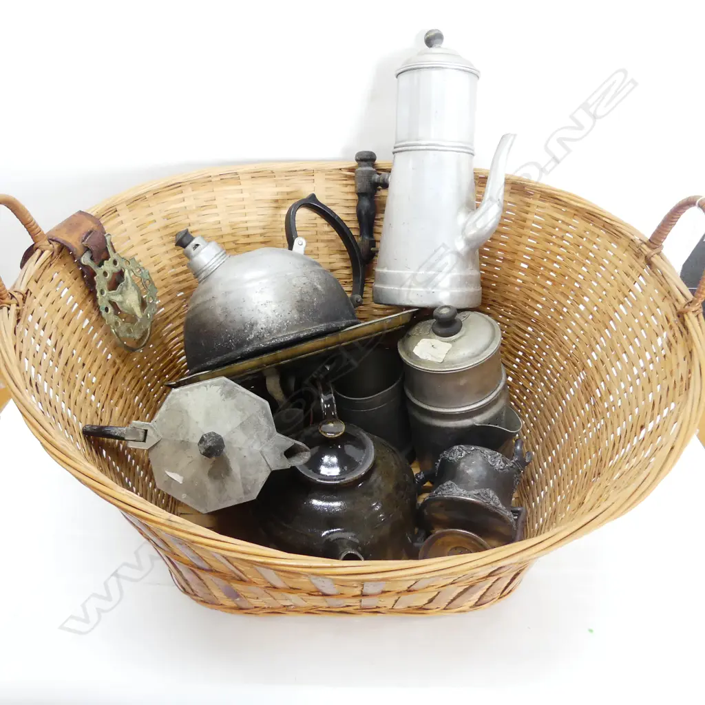 BASKET ASST KETTLES ETC Image 1++