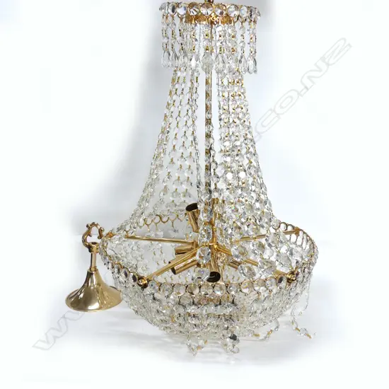 CHANDELIER LIGHT FITTING