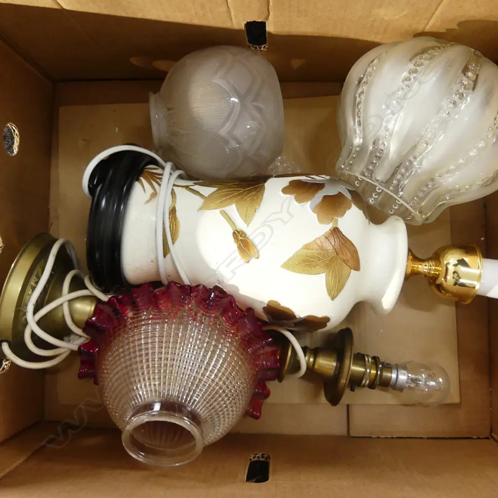 2 LAMP BASES AND THREE GLASS SHADES Image 1++