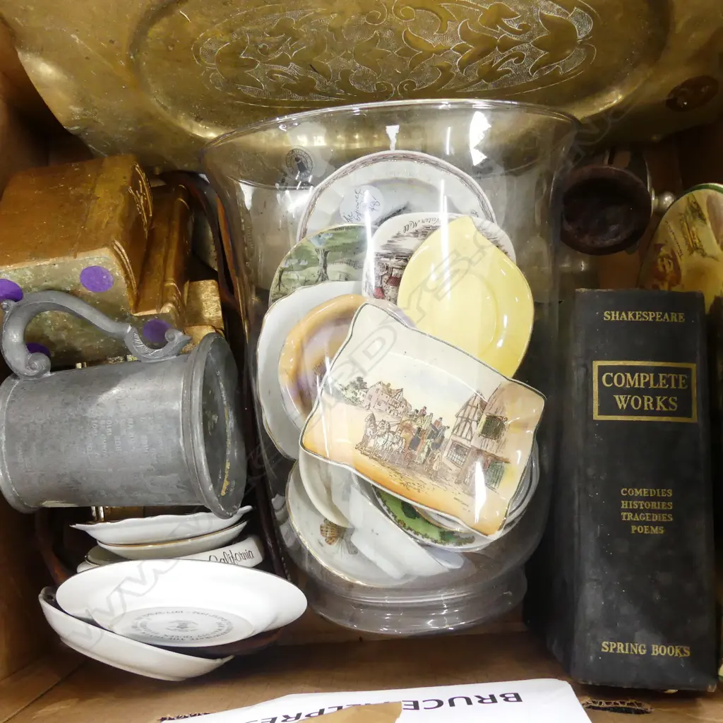 LOT ASST SMALL DISHES/BRASS/DOULTON/PEWTER ETC Image 1++