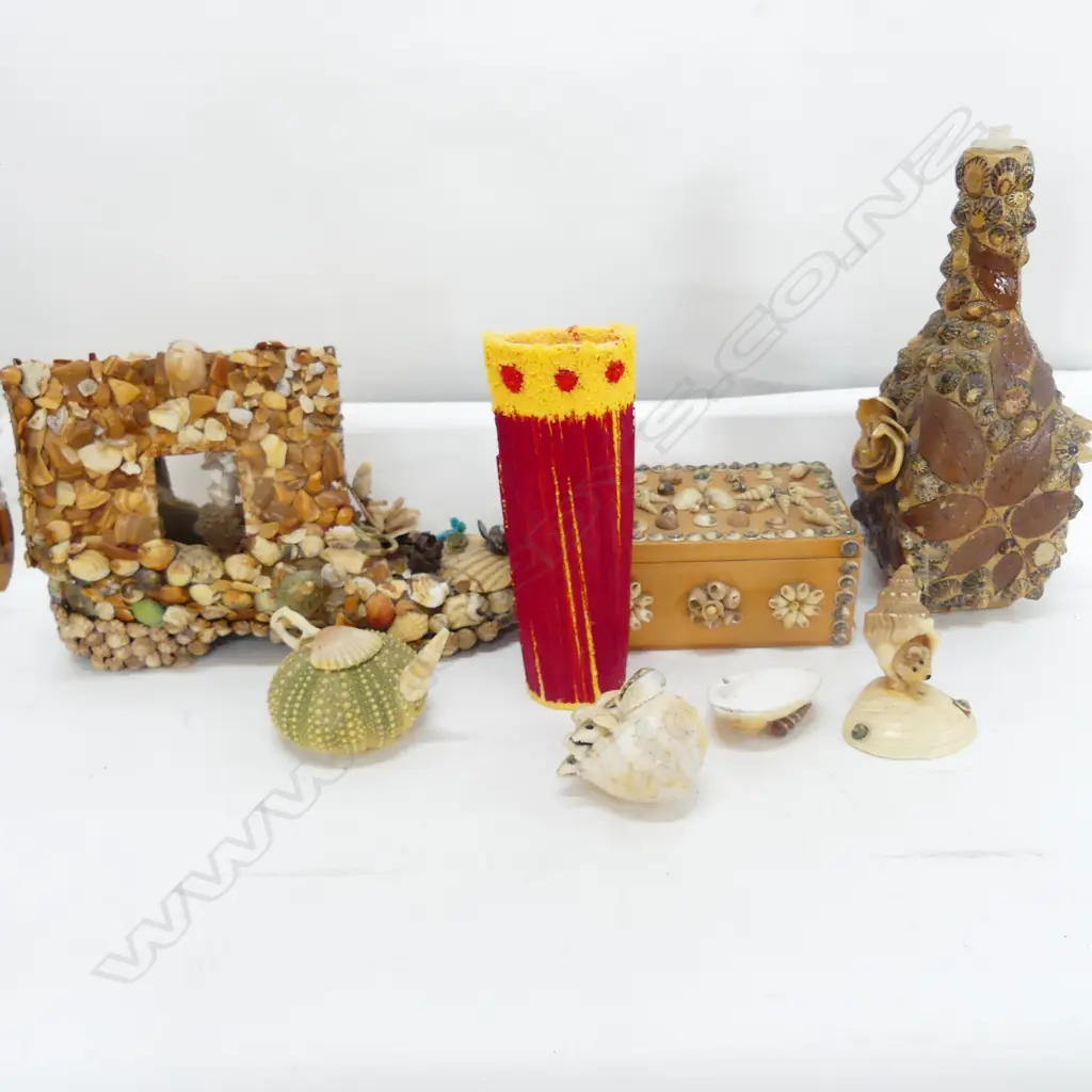 LOT ASST FOLK ART SHELL SCULPTURES INCL. OLD LADY LIVES IN A SHOE Image 1++