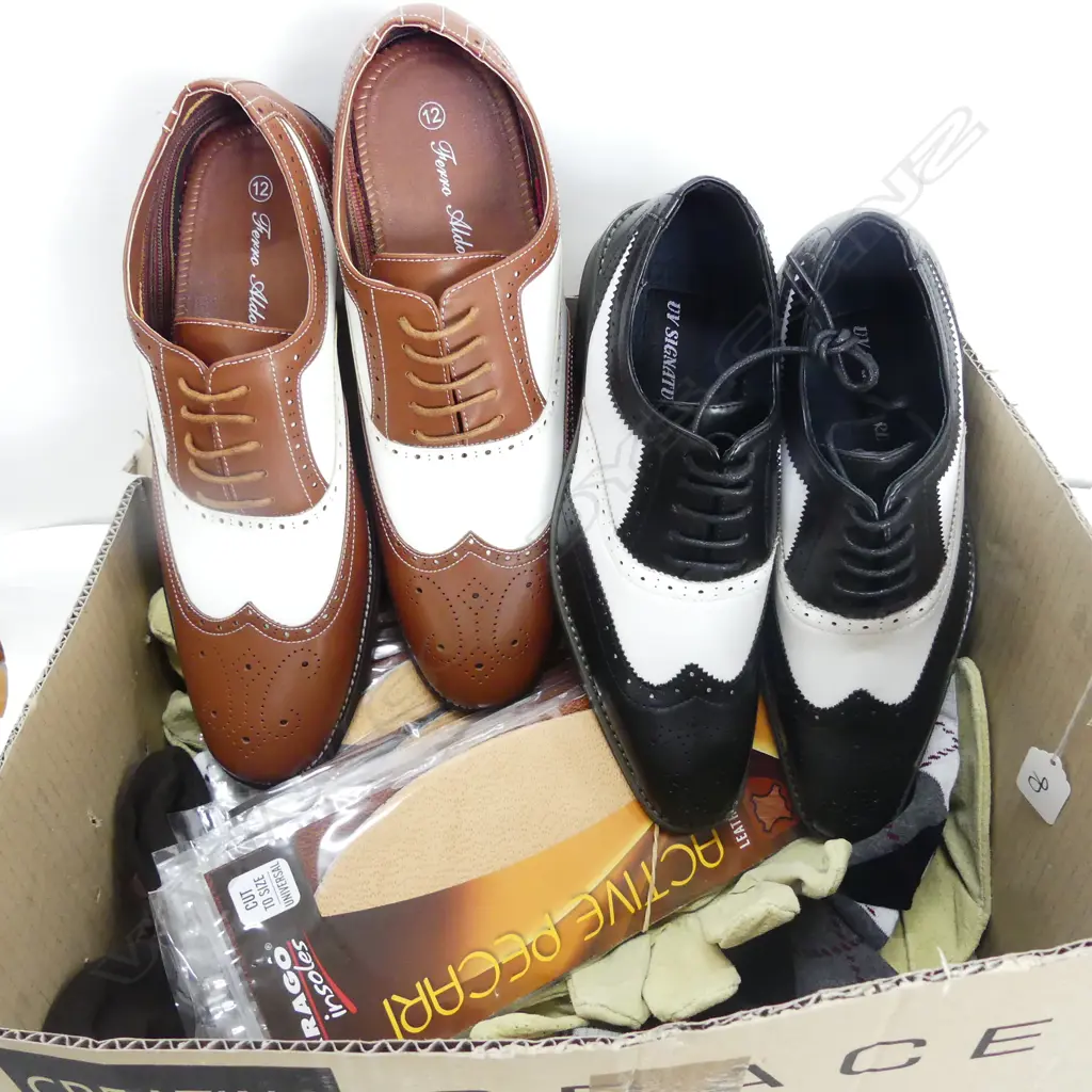 LOT GENTS SHOES / IN-SOLES / GLOVES ETC Image 1++