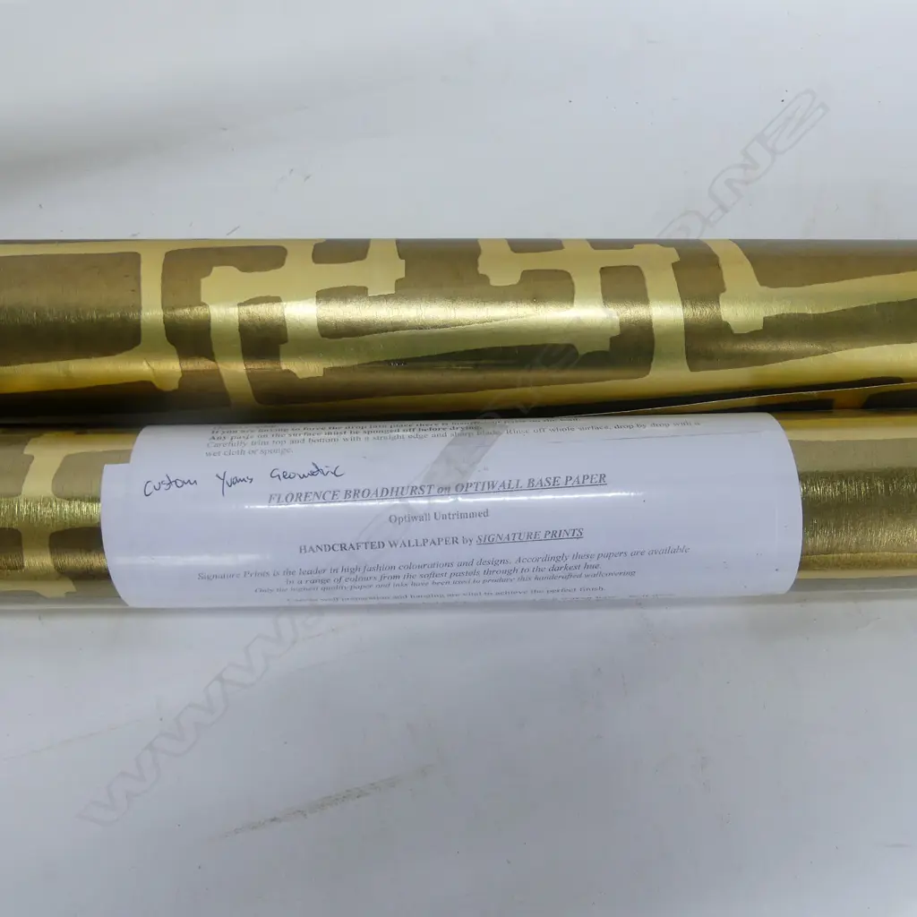 2 ROLLS GOLD WALLPAPER Image 1++