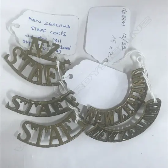 SHOULDER TITLES: 2 x STAFF, NZ STAFF, 2 x NEW ZEALAND (5)