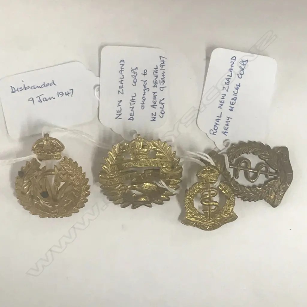 CAP/COLLAR BADGES: NZ VETERINARY CORPS; NZ DENTAL CORPS; 2 x ROYAL NZ ARMY MEDICAL CORPS [NZMC; NZAMC] (4) Image 1++