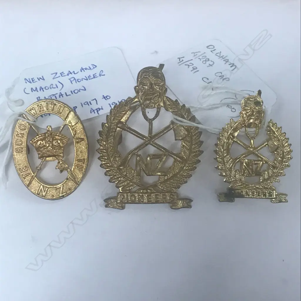 3 CAP/COLLAR BADGES: NZ PIONEER (MAORI) BATTALION BADGES [2 VERSIONS] (3) Image 1++