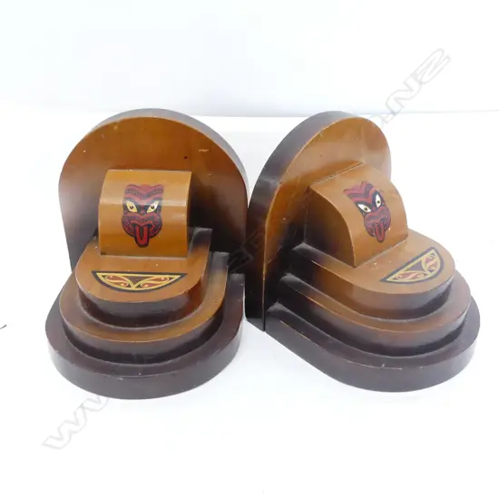 PR WOODEN NZ BOOKENDS C1940.