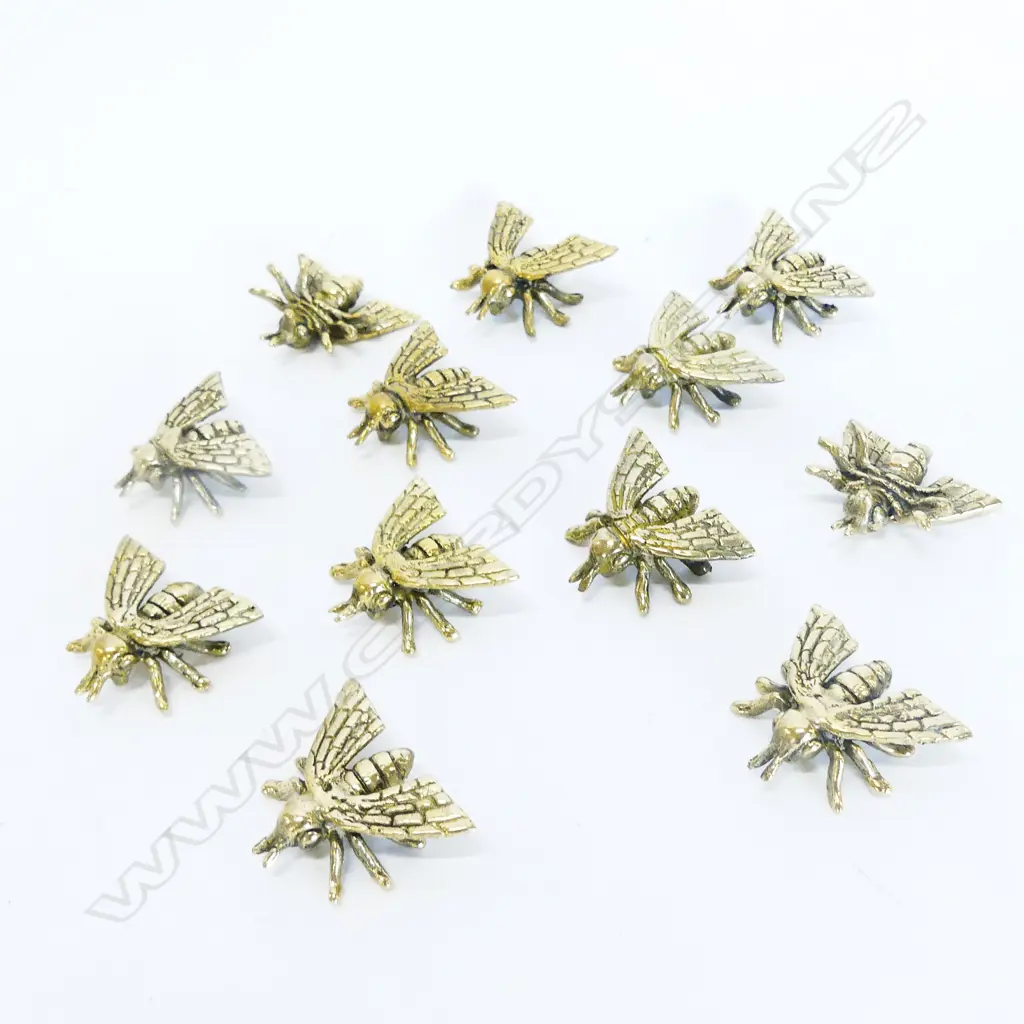 12X SMALL CAST BRONZE BEES  Image 1++