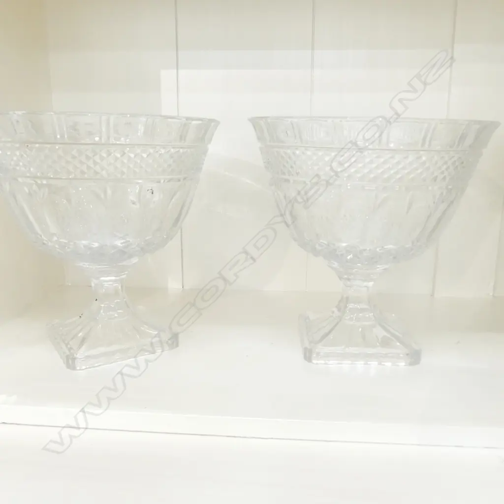 PR PRESSED GLASS BOWLS H. 250MM Image 1++
