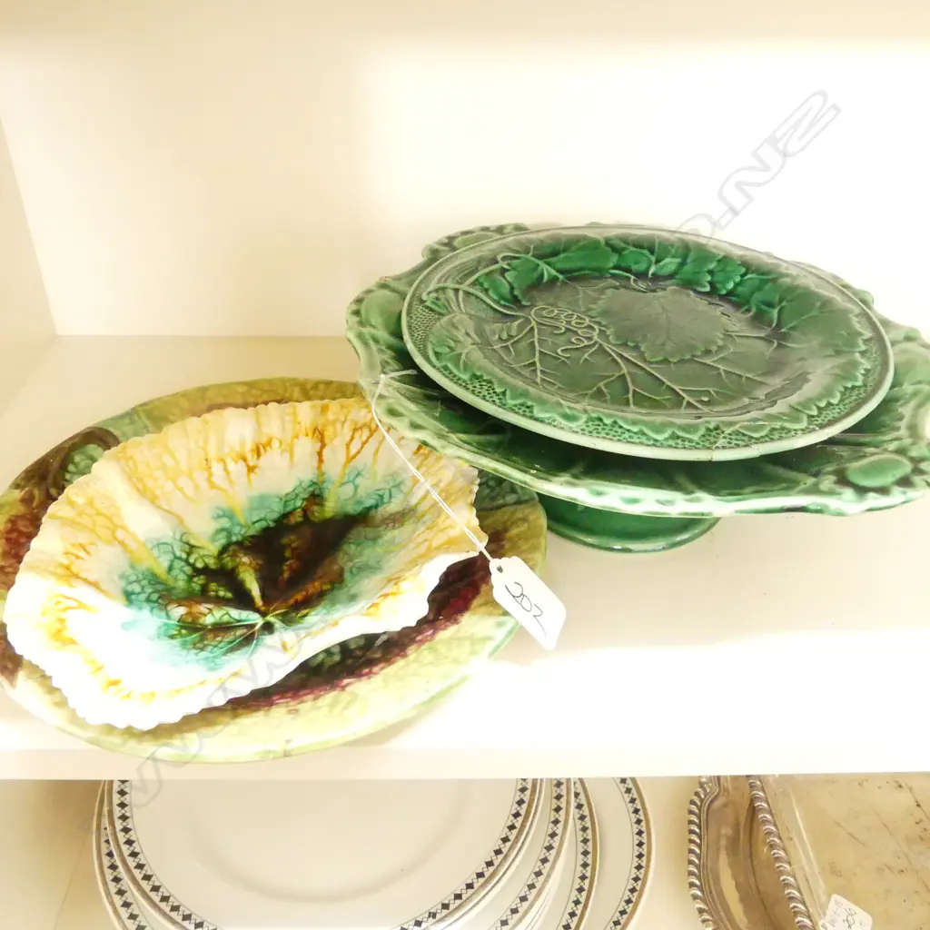 SELECTION MAJOLICA PLATES  (A/F) Image 1++
