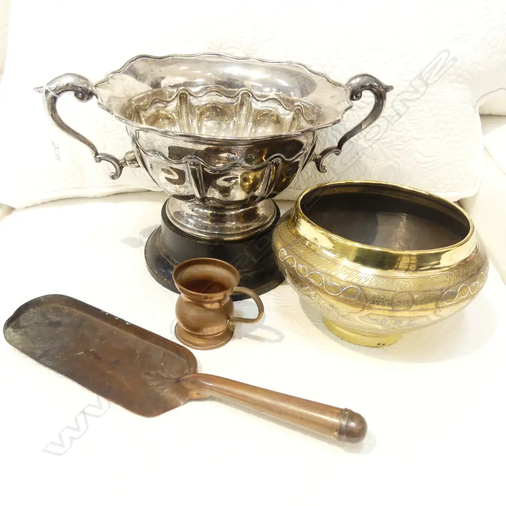 EP TROPHY CUP ON STAND / BRASS BOWL ETC Image 1++