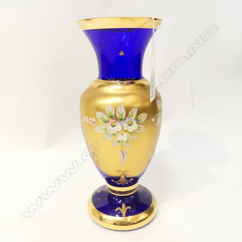 FLORAL EMBELLISHED MURANO GLASS VASE Image 1++