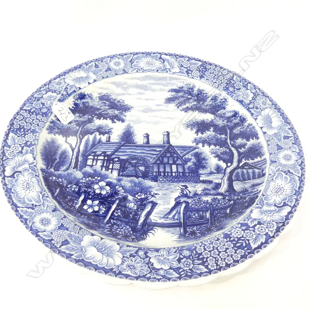 LARGE DELFT B/W CHARGER Image 1++