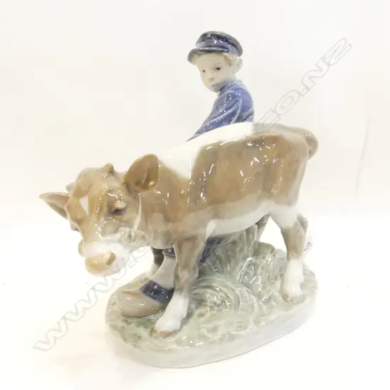 ROYAL COPENHAGEN 772 BOY WITH CALF