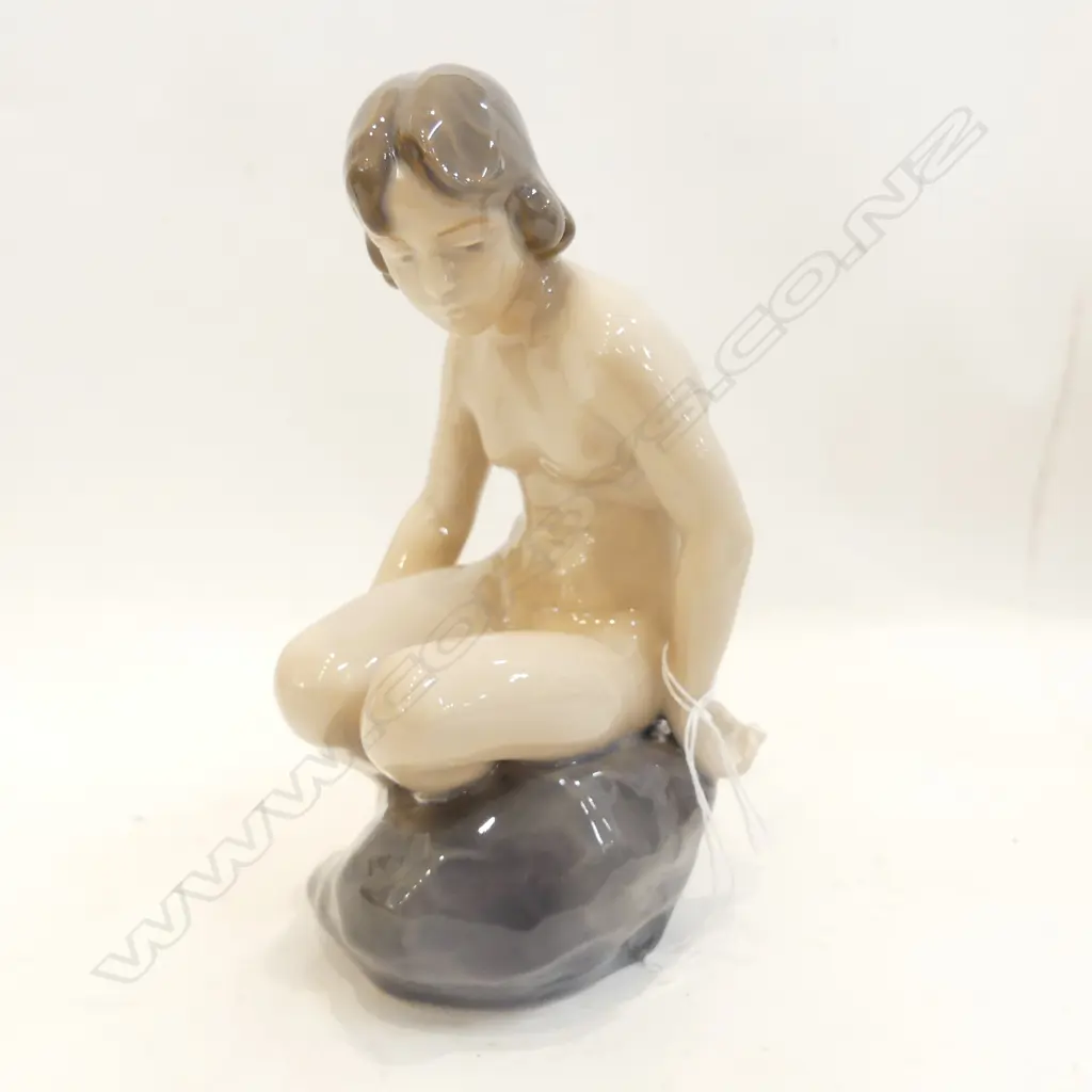 ROYAL COPENHAGEN 4027 SEATED NAKED WOMAN Image 1++
