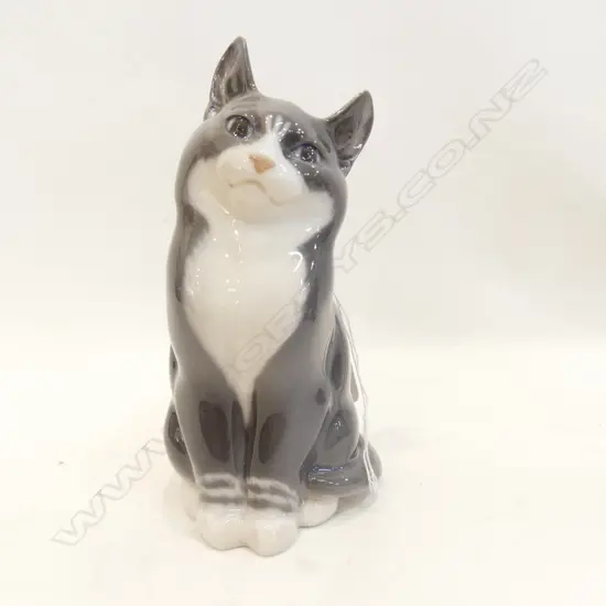 ROYAL COPENHAGEN 1803 CAT