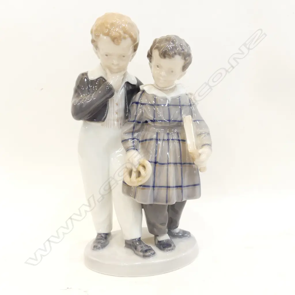 ROYAL COPENHAGEN 1761 TWO SCHOOLBOYS Image 1++