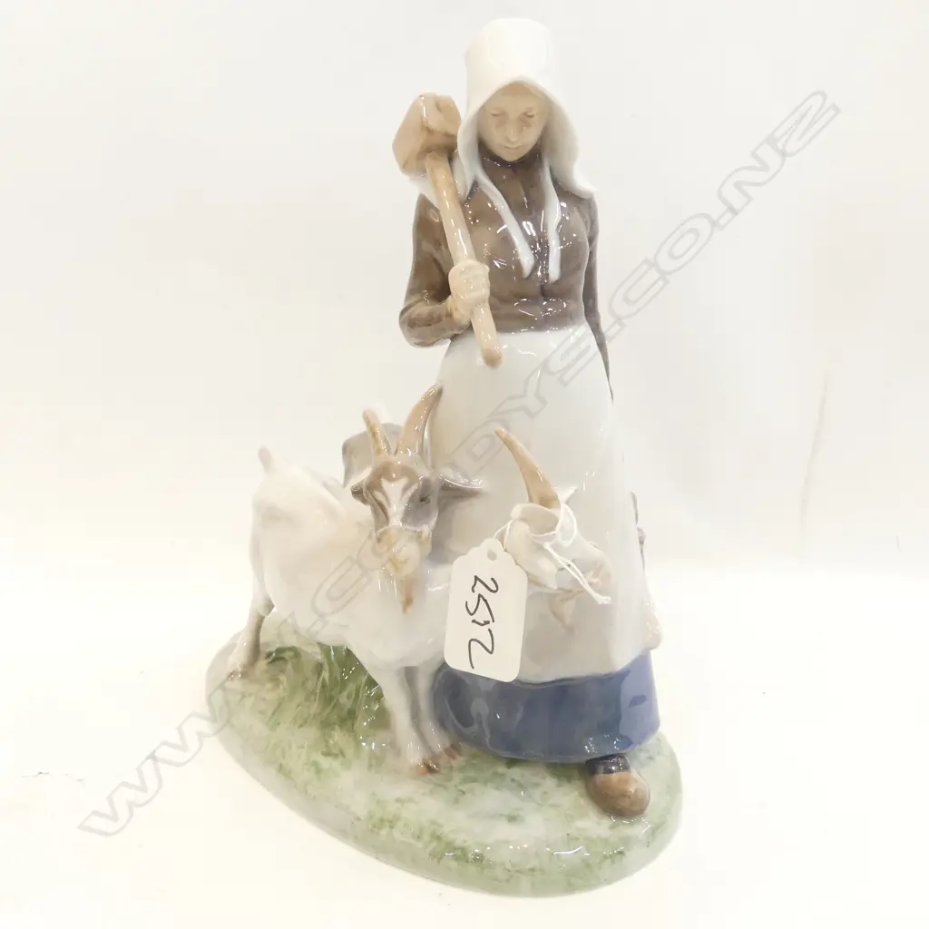 ROYAL COPENHAGEN 694 WOMAN WITH TWO GOATS. DAMAGE TO HORNS, EAR Image 1++