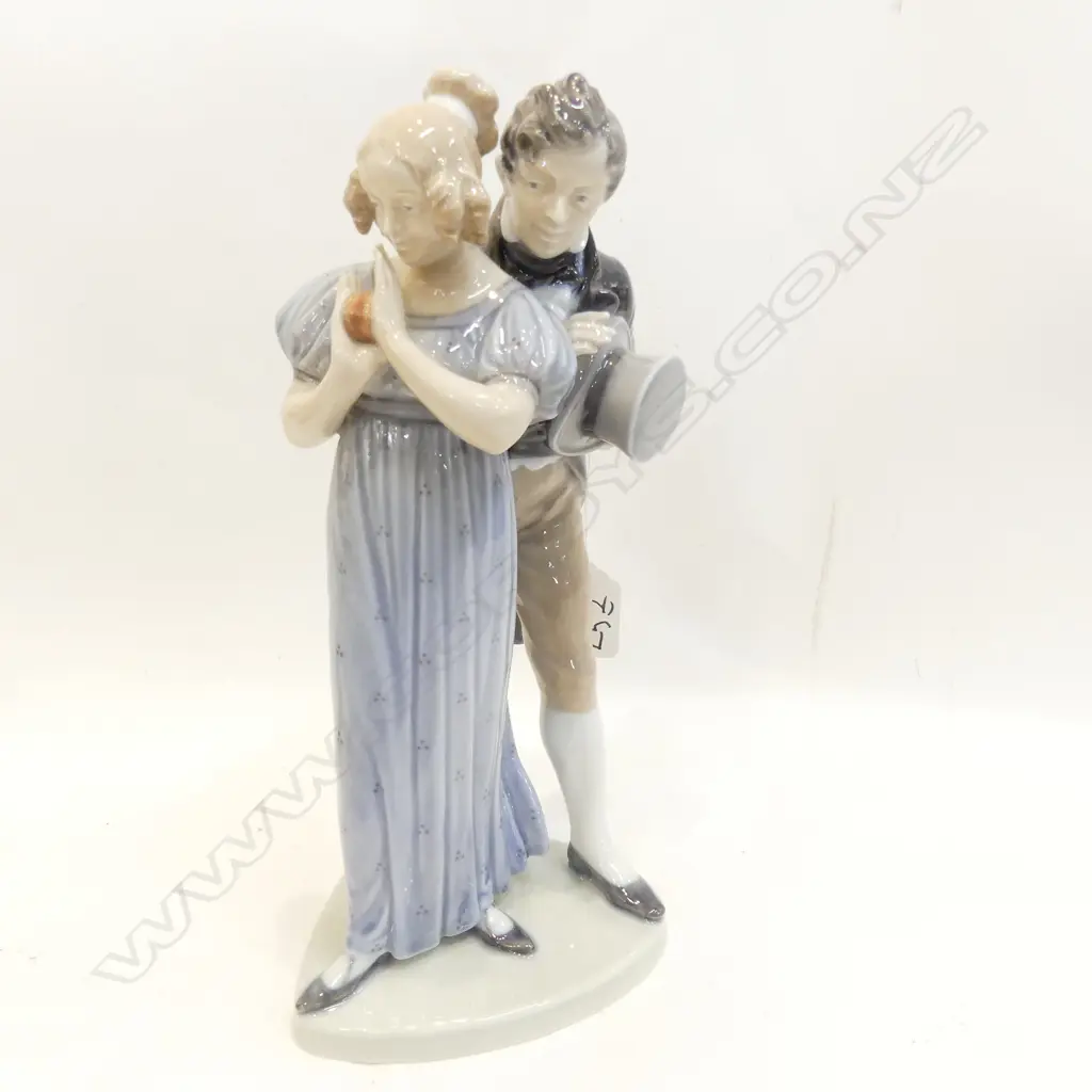 ROYAL COPENHAGEN 1680 COUPLE Image 1++