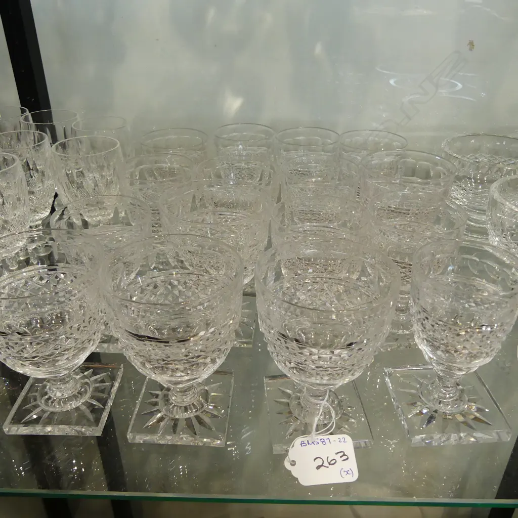 LOT QUALITY ASST CRYSTAL STEMWARE Image 1++