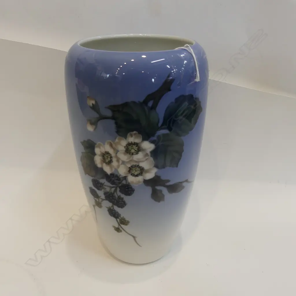 ROYAL COPENHAGEN 288/1049 VASE Image 1++