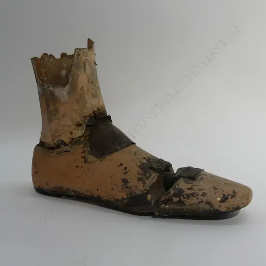 WOODEN ARTICULATED FOOT