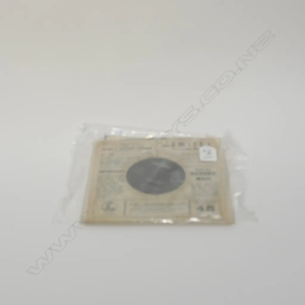 4 x 45 RECORDS--3 x BEATLES + 1 x WINGS Image 1++